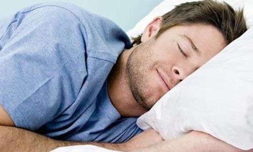 体内雄激素分泌旺盛,身体会有4个特征,男性别不好意思