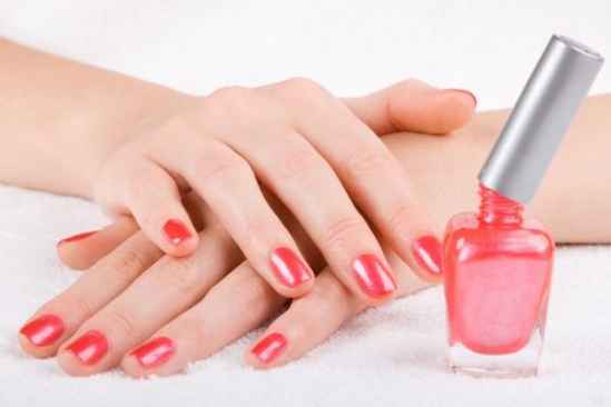 指甲油成分解析 甲醛、腐蚀性与生殖激素的关系